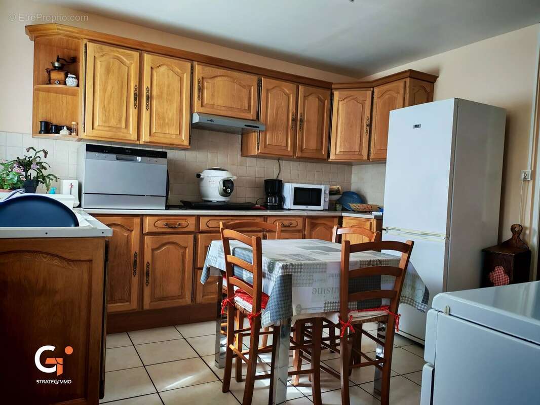 Maison à SAINT-ETIENNE-DU-ROUVRAY