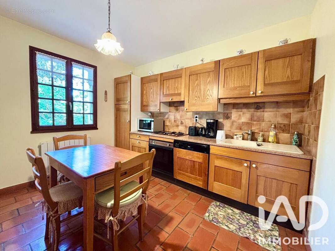 Maison 97 m² à Saint-Saturnin-Les-Avignon  - photo 9
