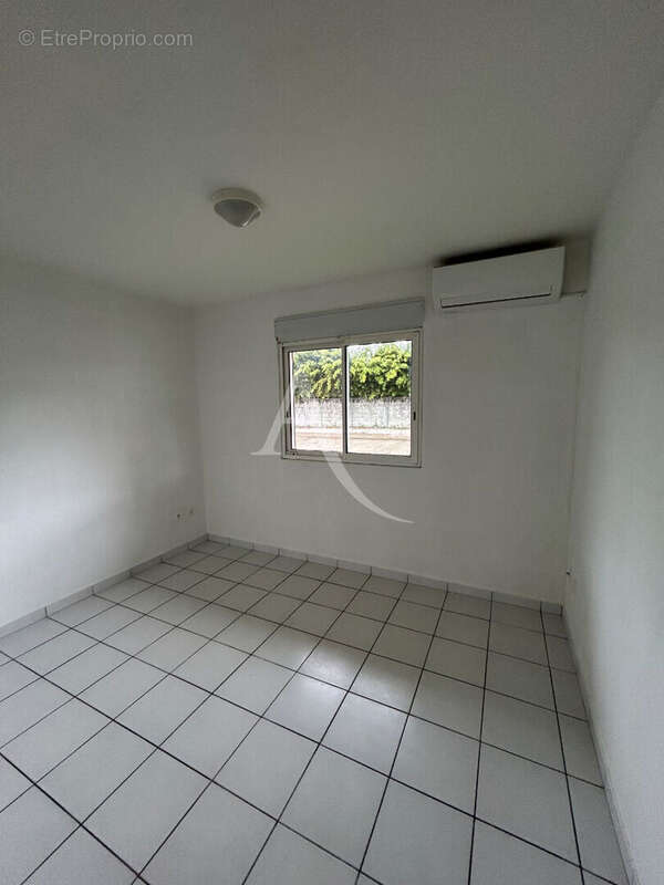 Appartement à REMIRE-MONTJOLY