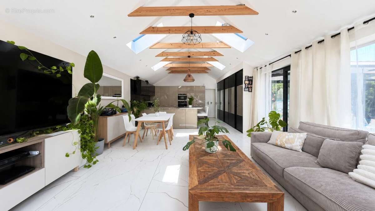 Maison 120 m² à Saint-Maur-Des-Fosses  - photo 6