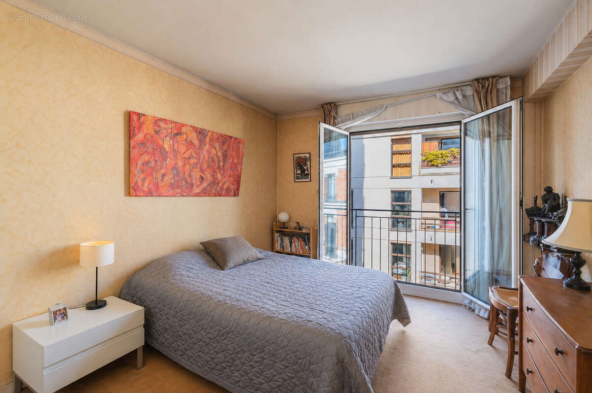Appartement à PARIS-15E