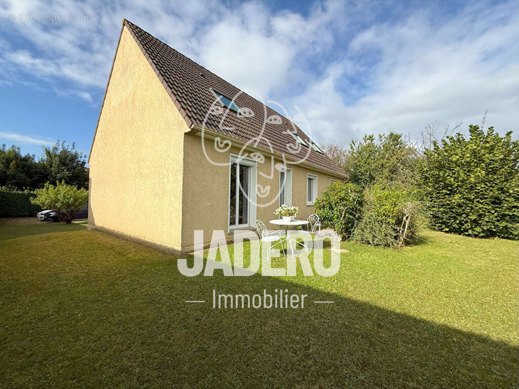 Maison à FRANQUEVILLE-SAINT-PIERRE