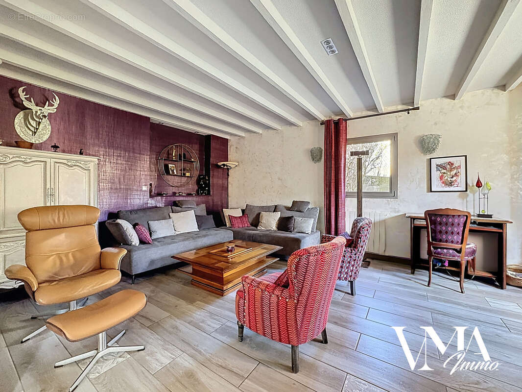 Maison à NEUVILLE-SUR-SAONE