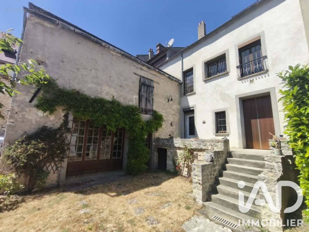 Photo 1 - Maison à MALESHERBES