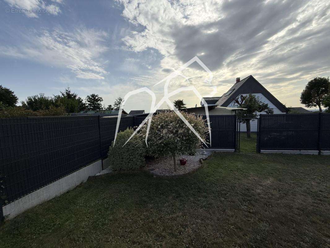 Maison à YMARE