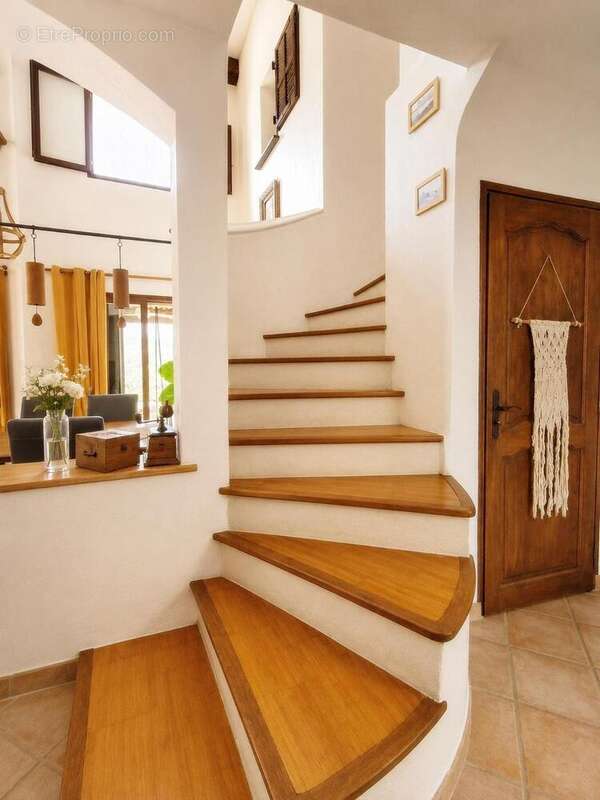   - Maison à COLOMARS