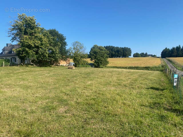 Terrain à SAINT-BARNABE