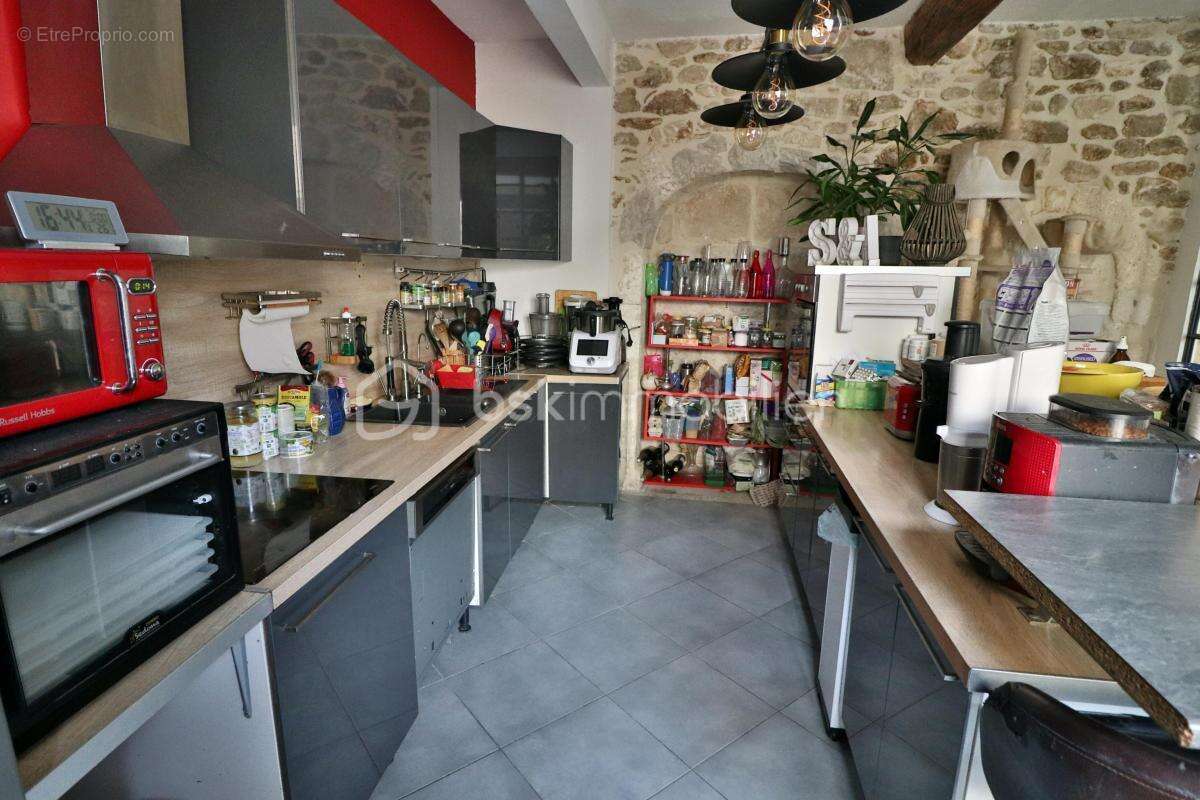 Maison de caractère de 185 m² – Terrasse de 22 m², pierres apparentes, loft et prestations de confort - photo 5