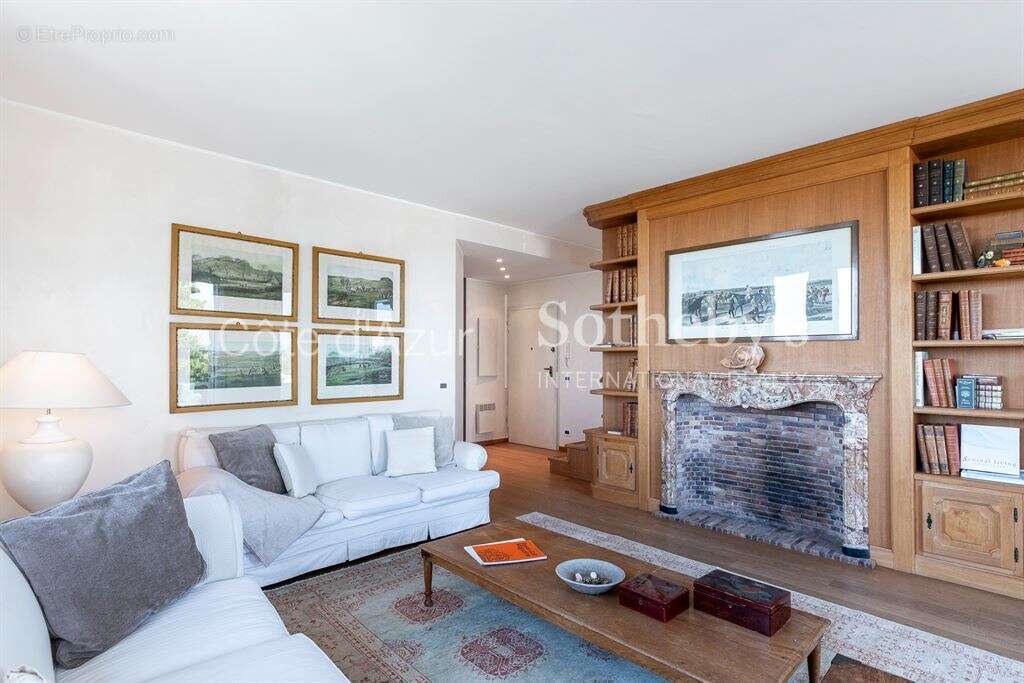 Appartement à ROQUEBRUNE-CAP-MARTIN