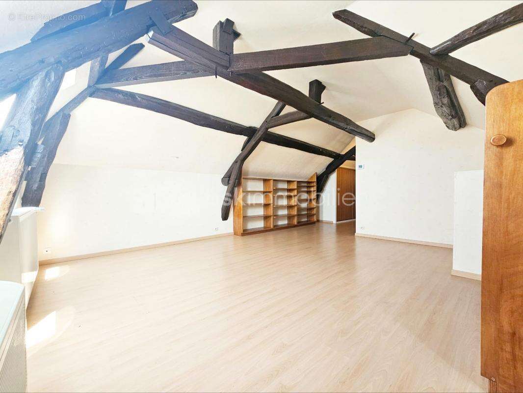 EXCEPTIONNELLE : Charme, espace et fort potentiel - 4 chambres dont une suite parentale - Piscine chauffée - Dépendances aménage - photo 13