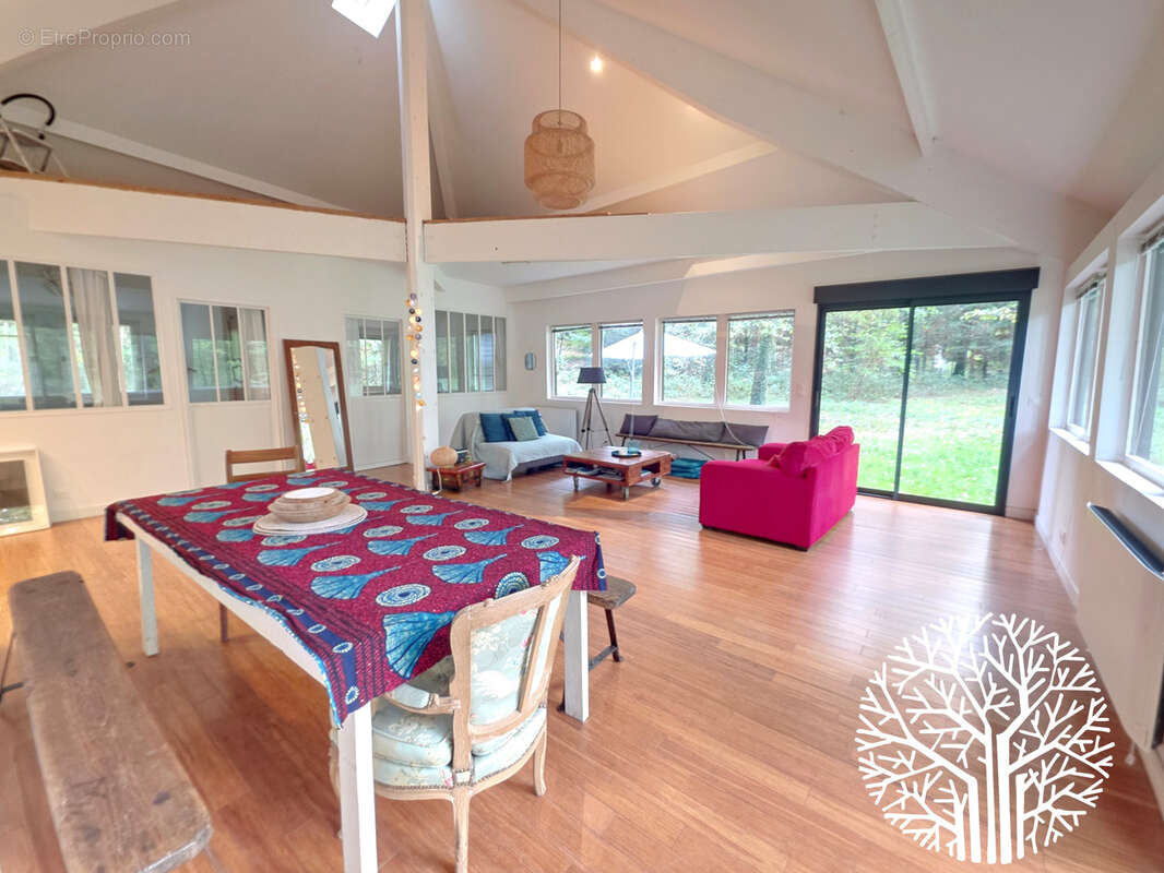 Maison à NOISY-SUR-ECOLE