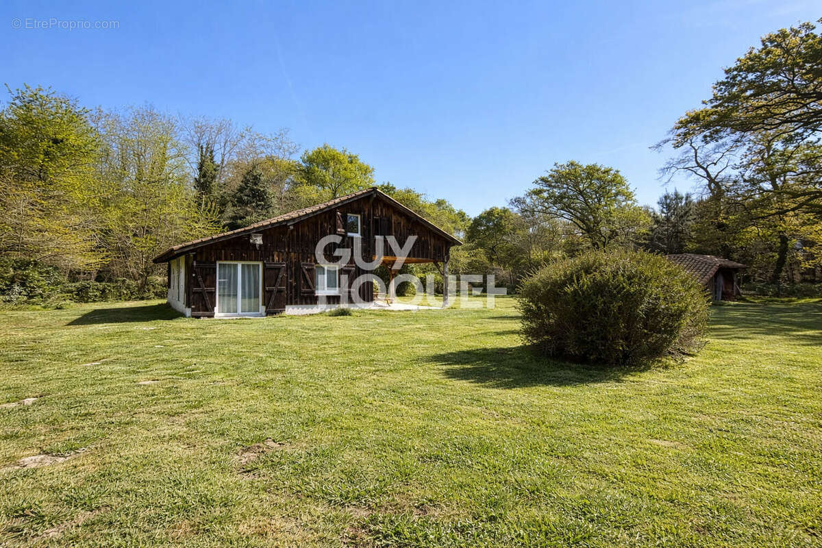 Maison à RION-DES-LANDES