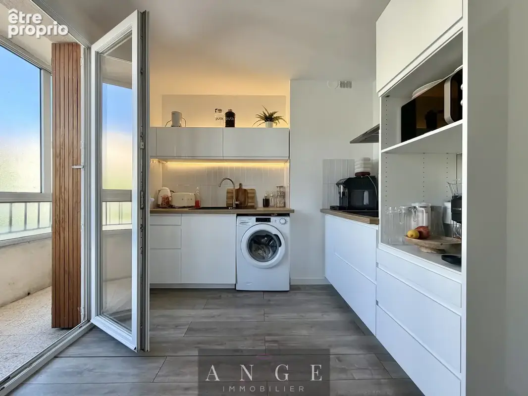 Appartement t4 - 70m2 - balcon - garage - cave - quartier claret / hôpital saint anne - photo 7