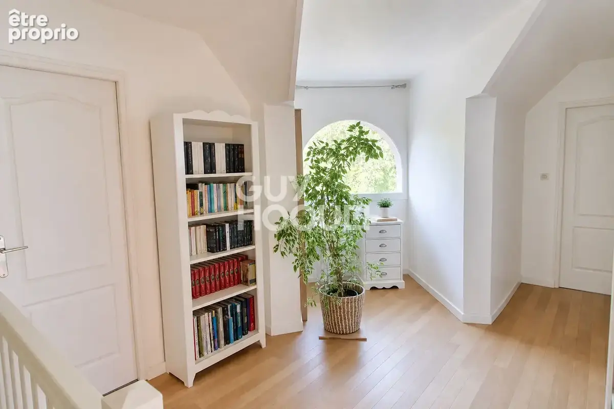 Maison familiale récente - 9 pièces - 267 m² habitables - photo 14