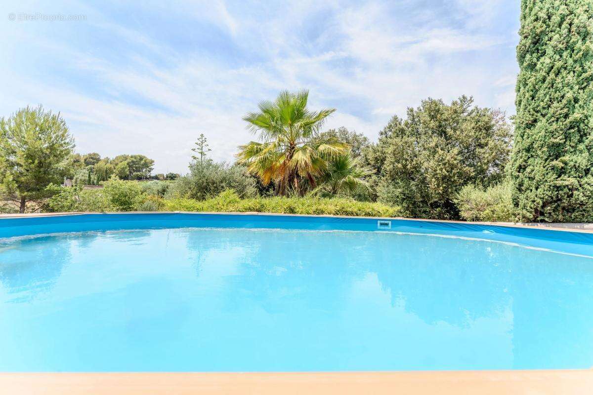 Maison à LE CASTELLET