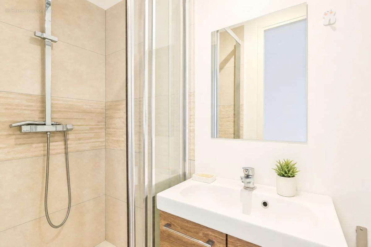 Maison louée 5 pièces 97 m² à Tourcoing - photo 10