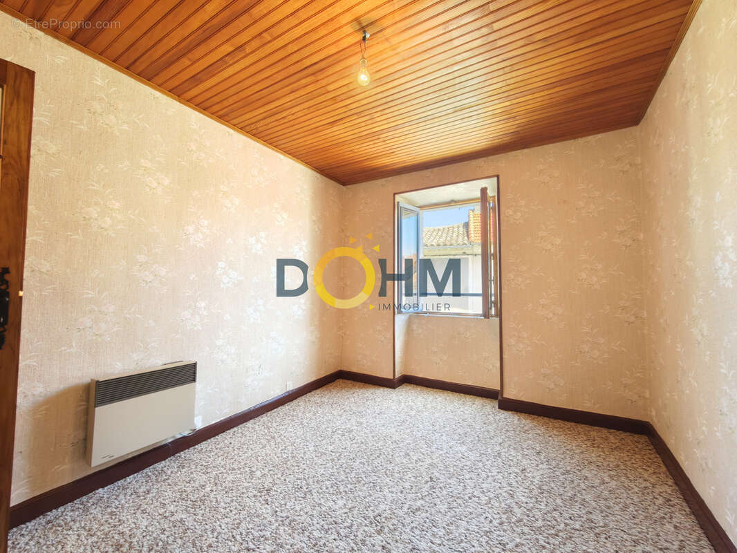 Vialas, ensemble immobilier 2-3 appartements + 2 garages - photo 6
