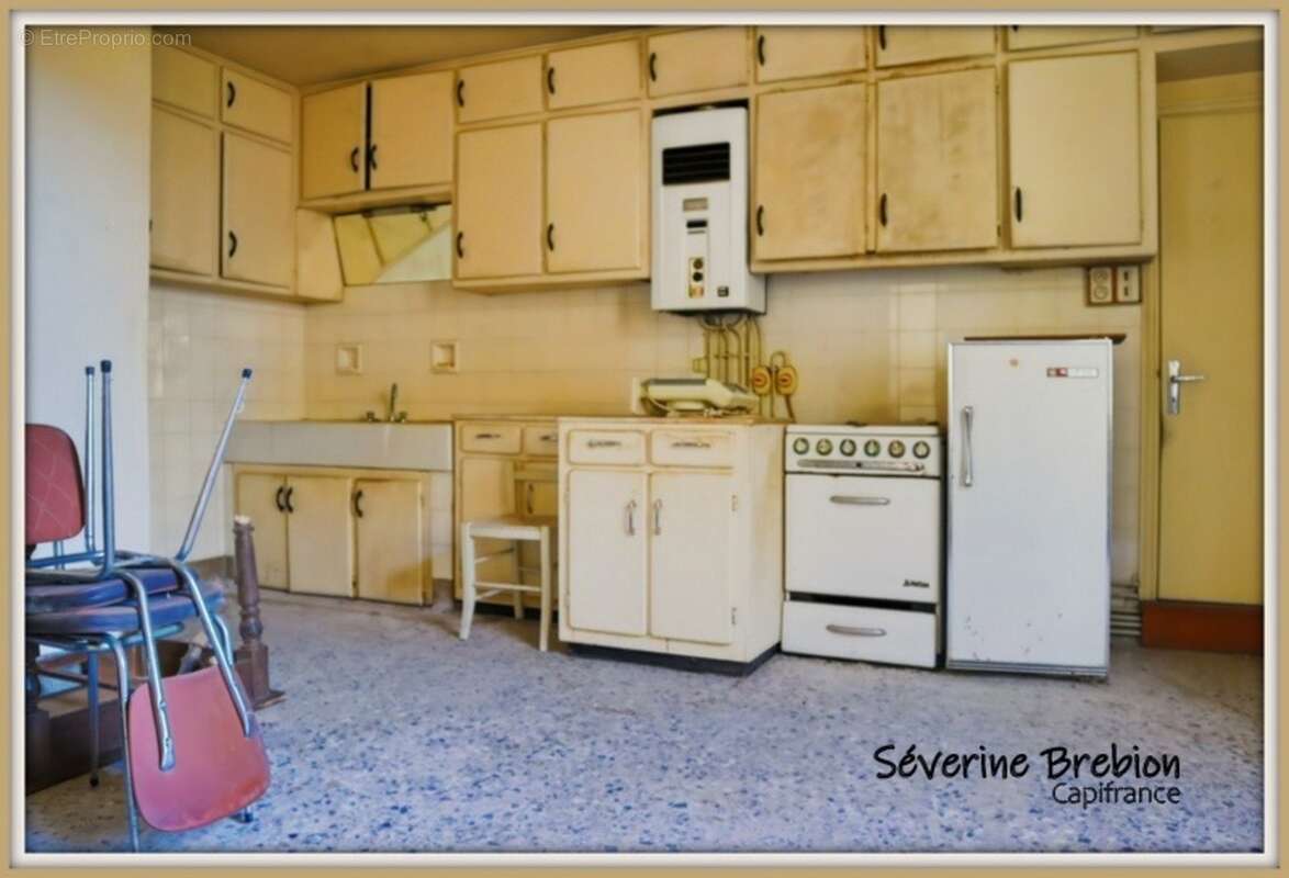  Grande maison à rénover + atelier – Idéale pour famille ou investisseur – Celles-sur-Durolle (63) - photo 13