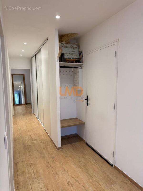 Appartement à LE MUY