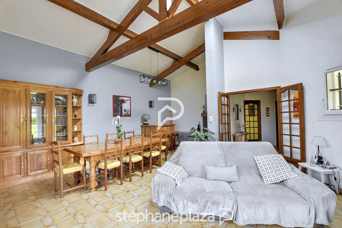 Maison à SAINTE-FOY-D'AIGREFEUILLE