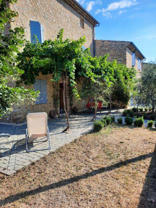 Bâtisse Provençale  10 pièce(s)  de 243,07 m2 - photo 2