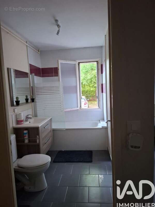 Photo 4 - Appartement à MONTEREAU-FAULT-YONNE