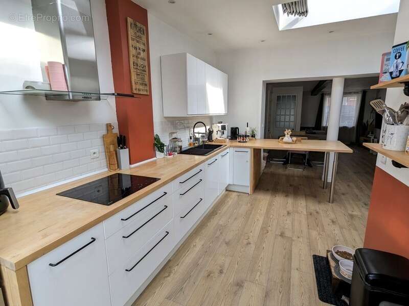 Maison à NEUVILLE-EN-FERRAIN