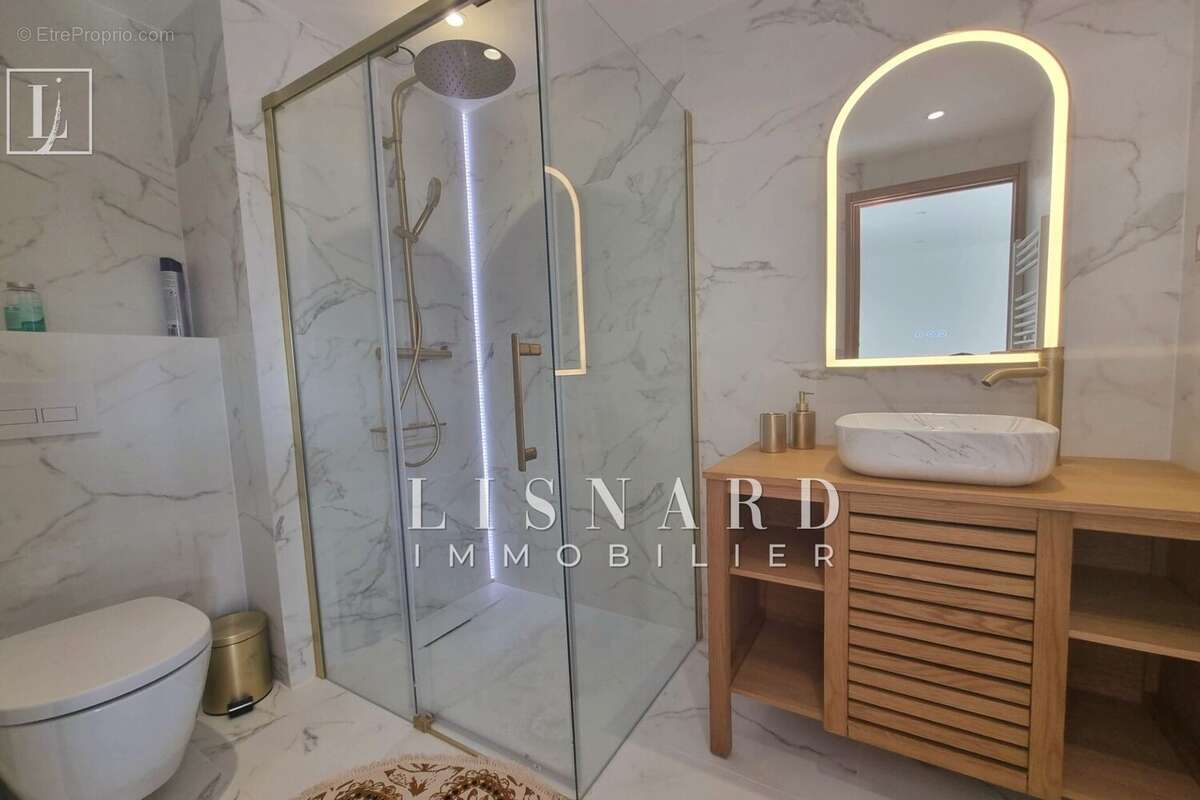 Appartement à VALLAURIS