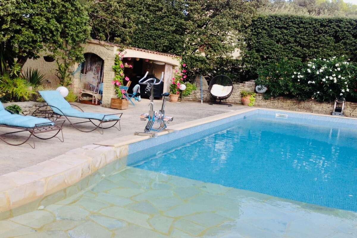 Maison à PERNES-LES-FONTAINES