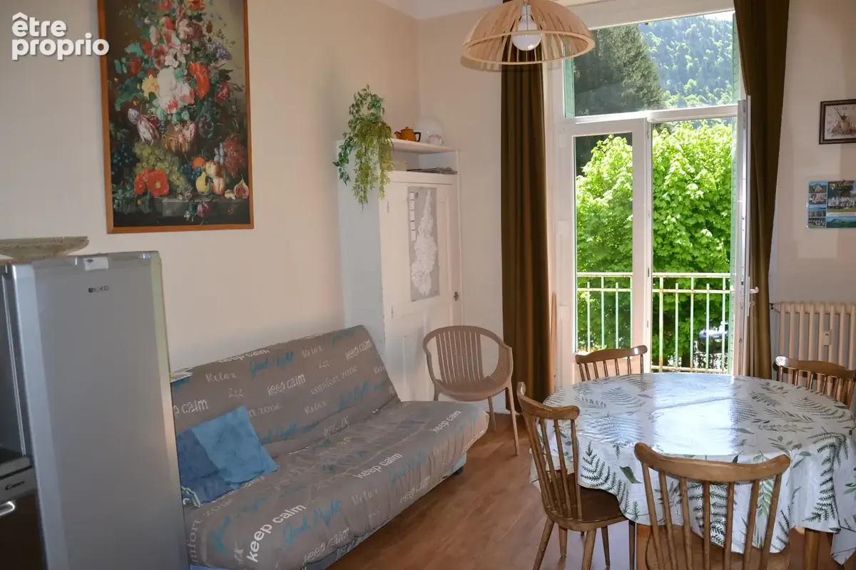 Lumineux T3 de 50m2 avec balcon et belle vue sur les montagnes - photo 1