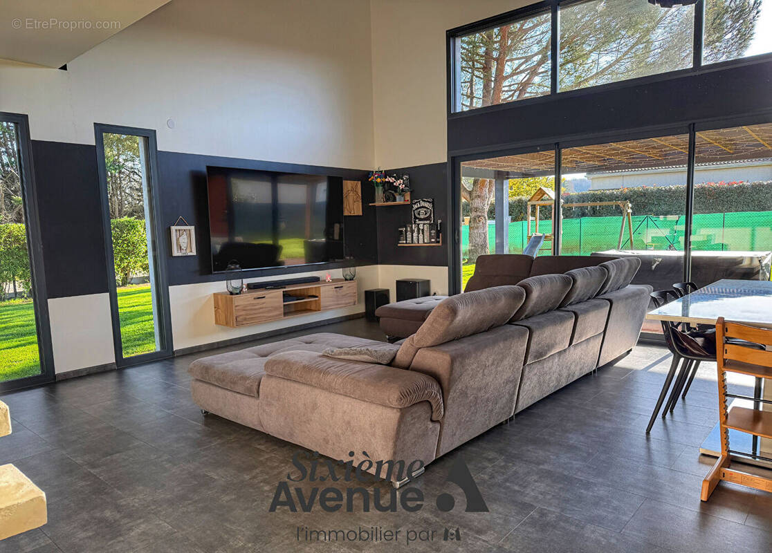 Maison à SAINT-NAUPHARY