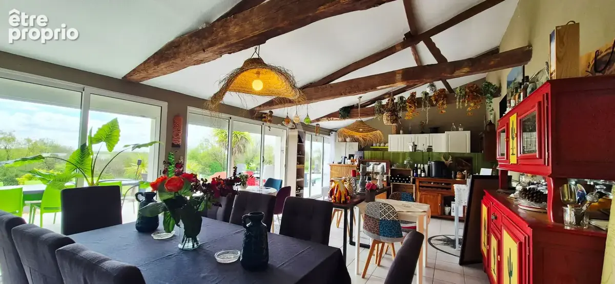 Propriété d'exception de plus de 300m² avec vue panoramique sur l'estuaire de la Gironde - photo 3