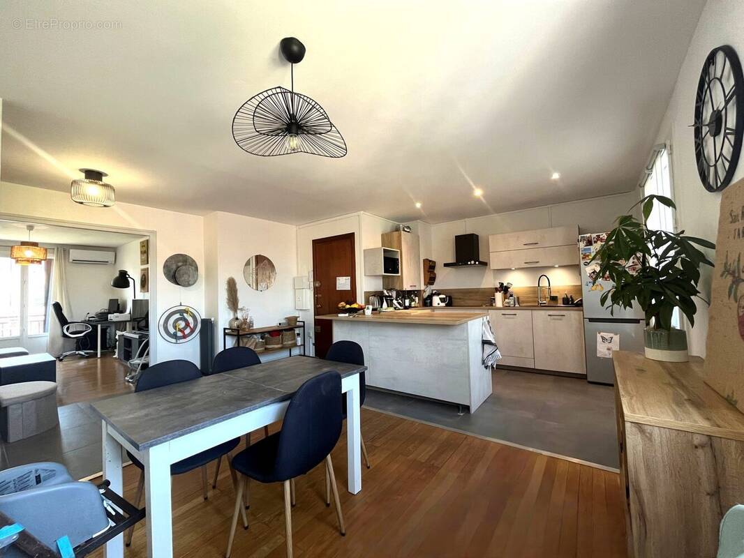 Appartement à FONTAINE