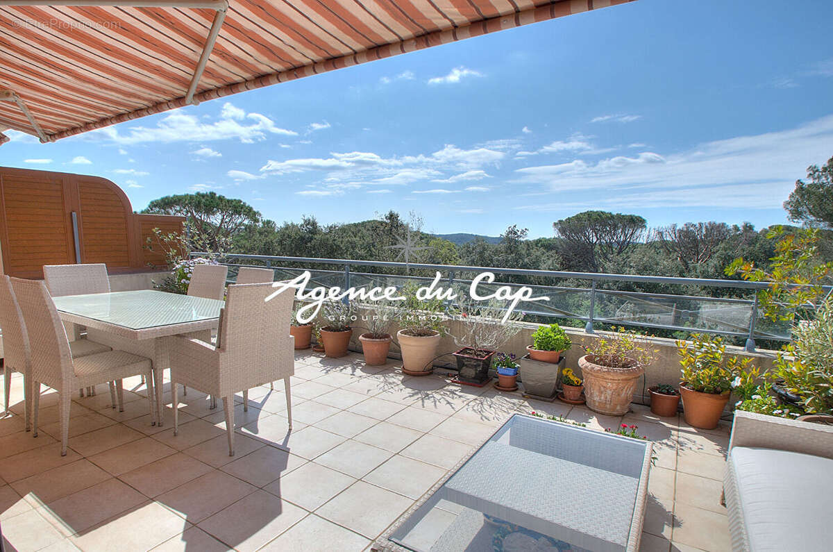 Appartement 4 pieces  109 m2 dernier etage piscine garage saint-raphael - photo 4