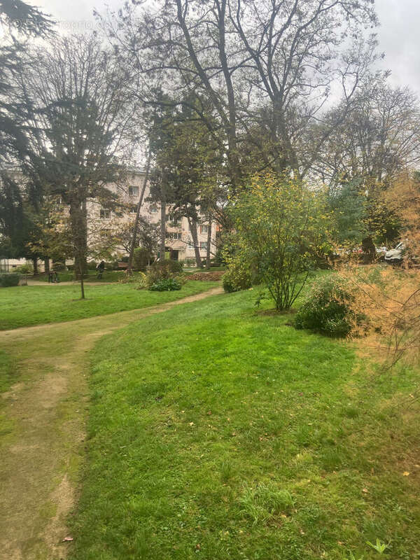 Appartement à SURESNES