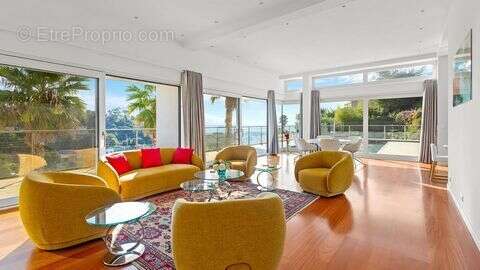 Maison à MANDELIEU-LA-NAPOULE