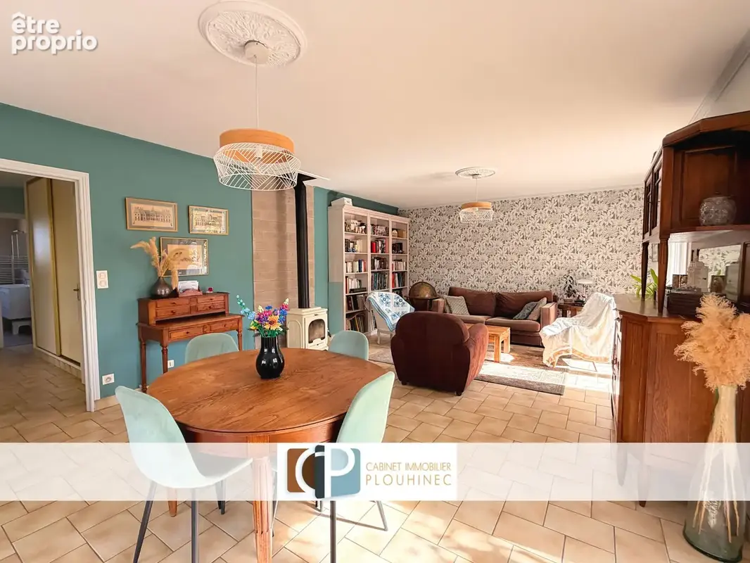 Maison à vendre   Flacé-lès-Mâcon   138 m2   Terrain clos et arboré de près de 900 m2. - photo 2