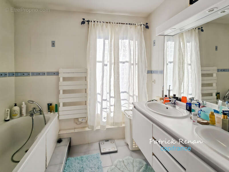 Maison à FONTENAY-LE-FLEURY