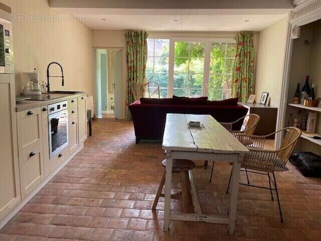 Maison à DRUYES-LES-BELLES-FONTAINES