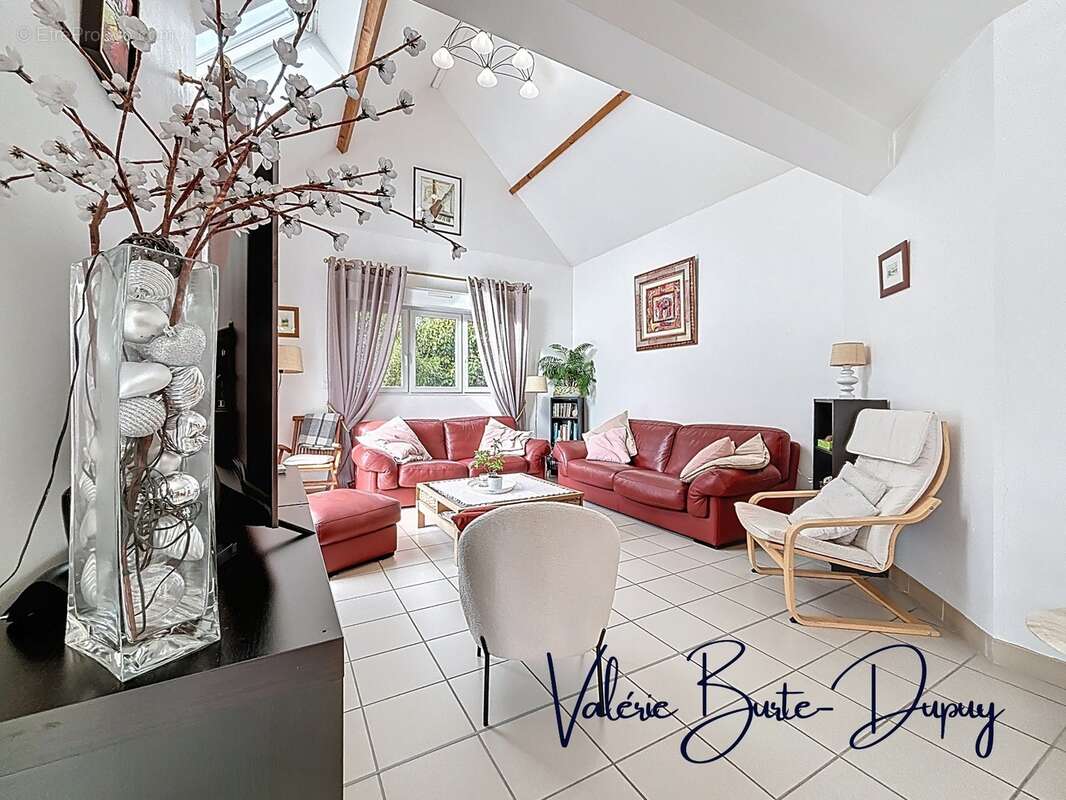 St Denis en Val à 10 min d'Orléans centre, à vendre  Maison de 2003 190m2 5 chambres avec jardin arboré de 1800m2, garage attena - photo 13