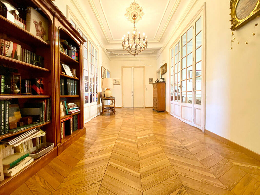 Appartement à MARSEILLE-8E