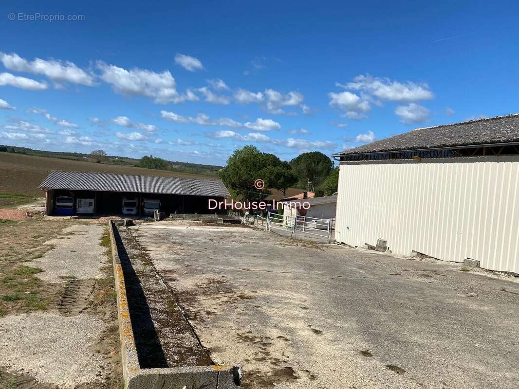 Maison à SAINT-VIVIEN-DE-MONSEGUR