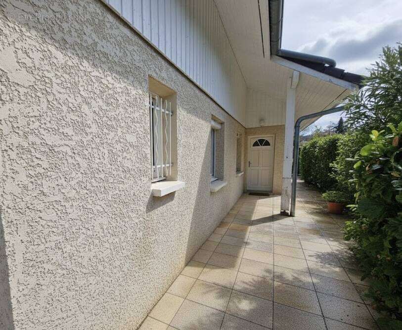 Maison à VIVIERS-DU-LAC