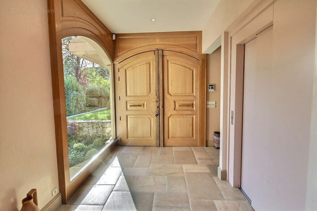 Maison Messery 9 pièce(s) 900 m2 - photo 4