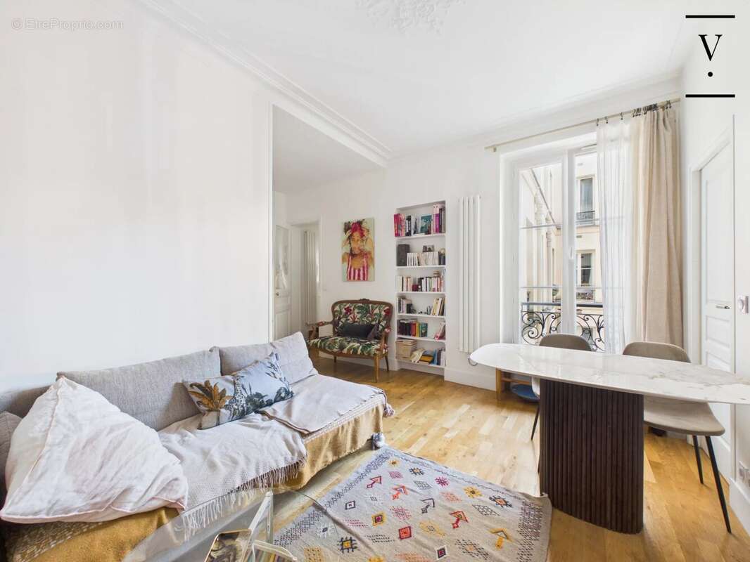 Appartement à PARIS-11E