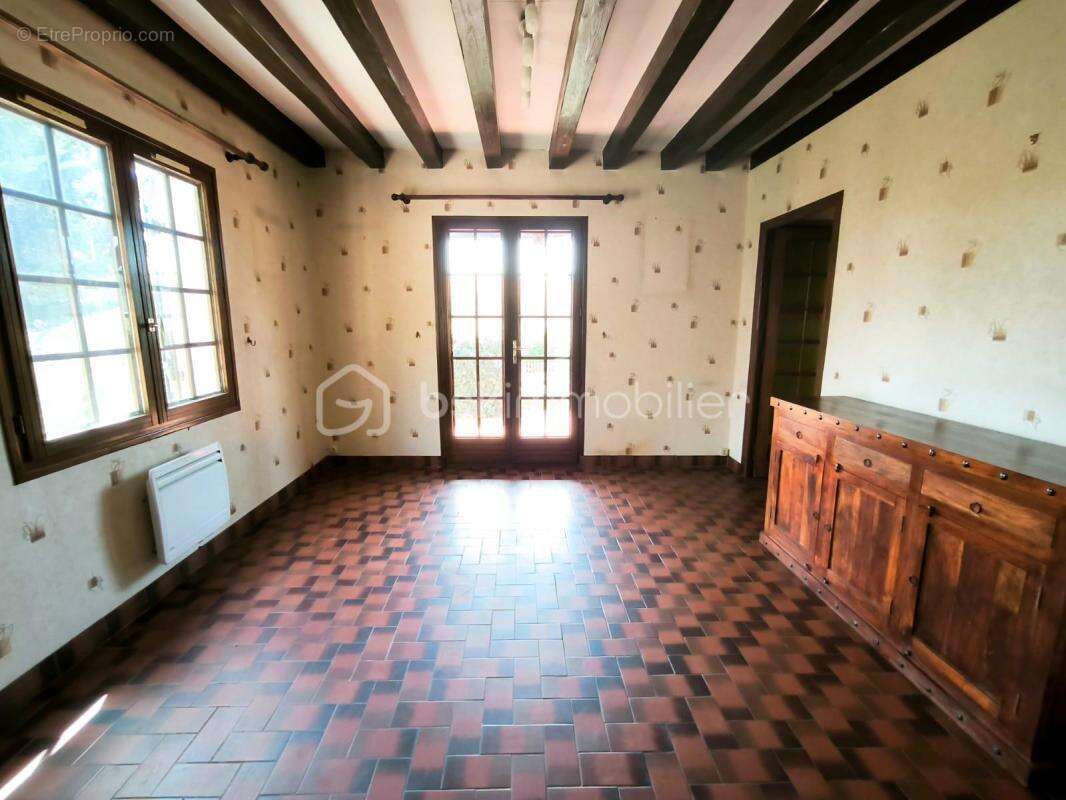 NOUVEAU PRIX – Maison familiale, volumes et terrain arboré au rendez-vous - photo 14