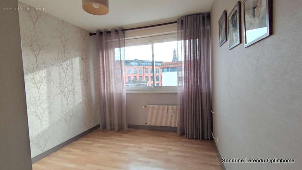 ROUEN RIVE GAUCHE – Appartement lumineux avec balcon, parking et ascenseur, résidence sécurisée Vue avec Panorama - photo 10