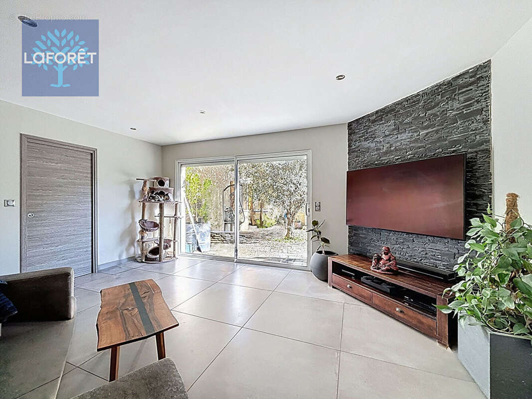 Maison à SAINT-GENIS-LAVAL