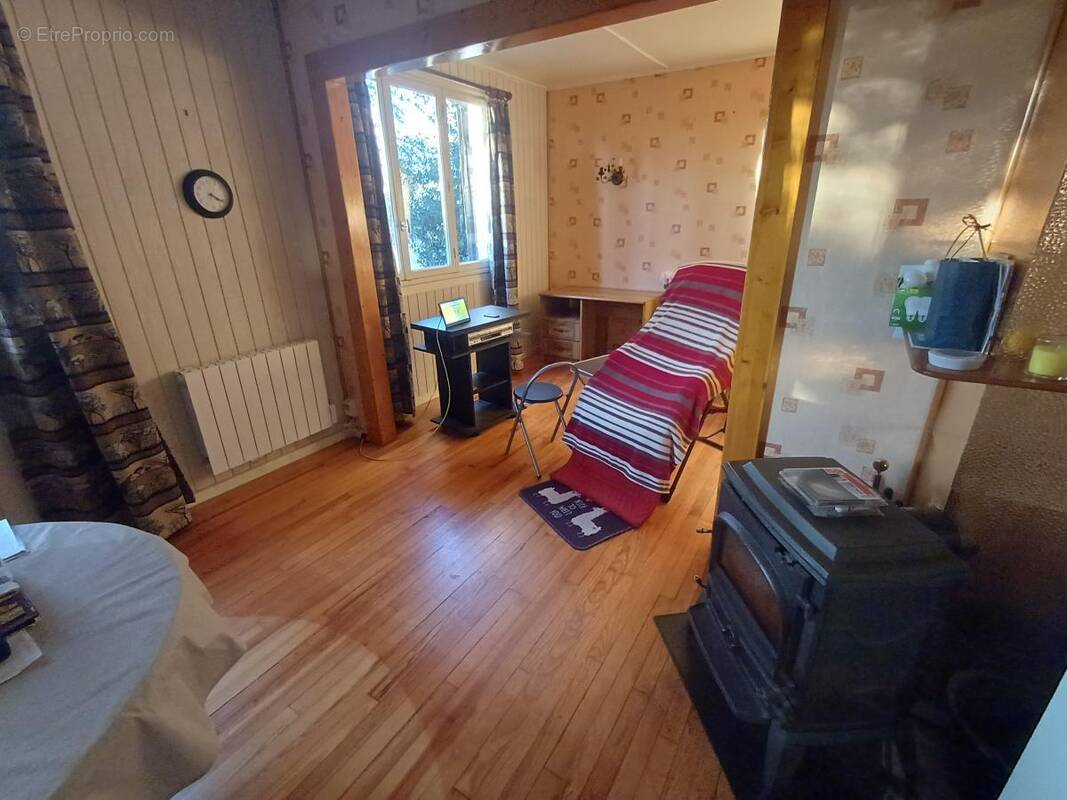 Maison à SAINS-EN-AMIENOIS