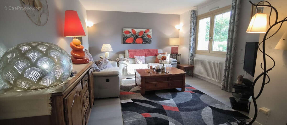 Maison à VETRAZ-MONTHOUX